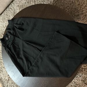 Beautiful loose fitting, high wasted dress pants